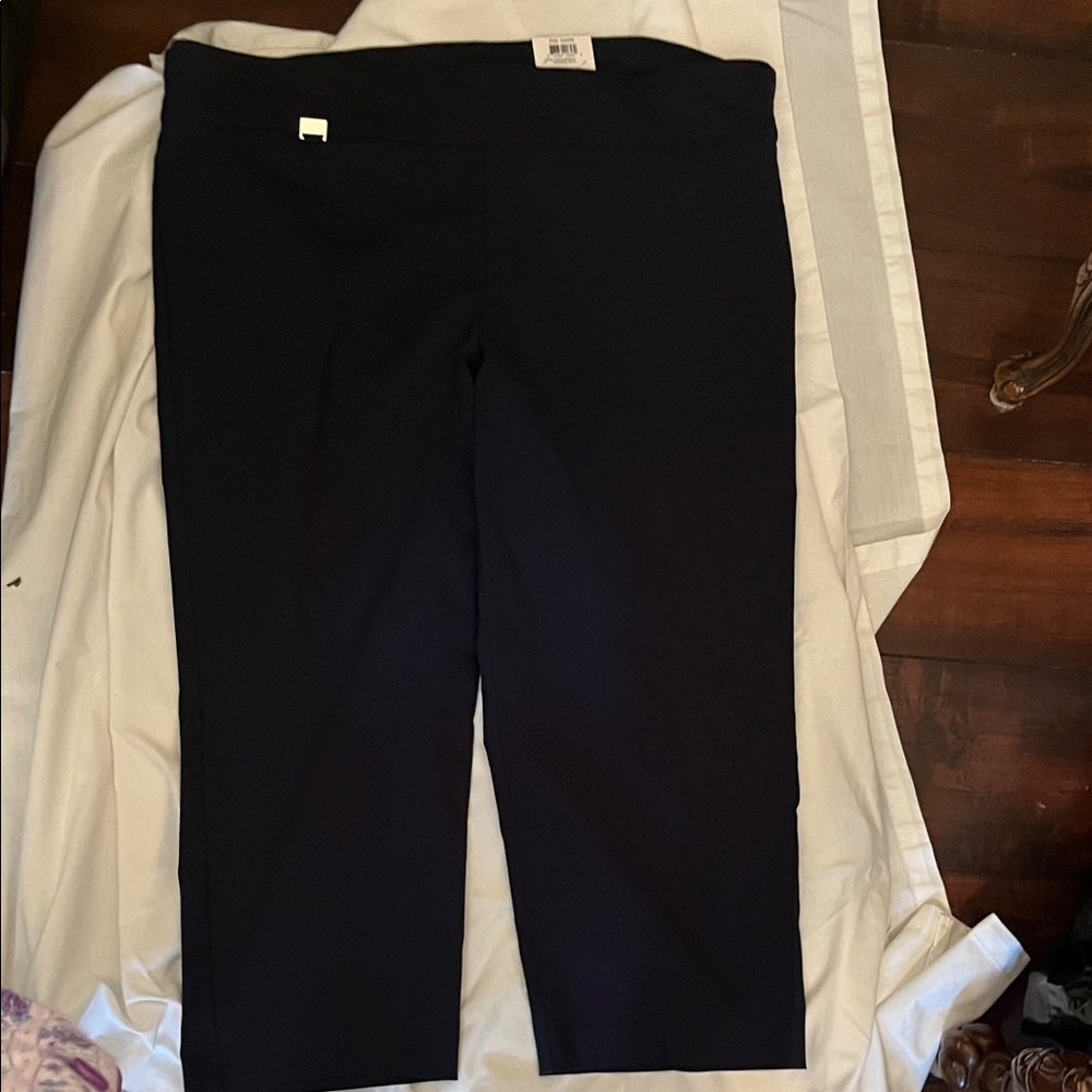 Alfani Plus Navy Capri Pants 20 W